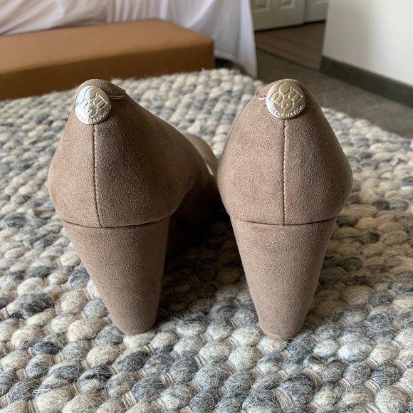 BCBGeneration Wedges Tan Suede-like Women's 10B - Picture 4 of 4